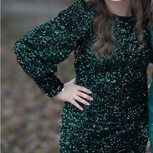 Elegant Long Sleeve Green Dress